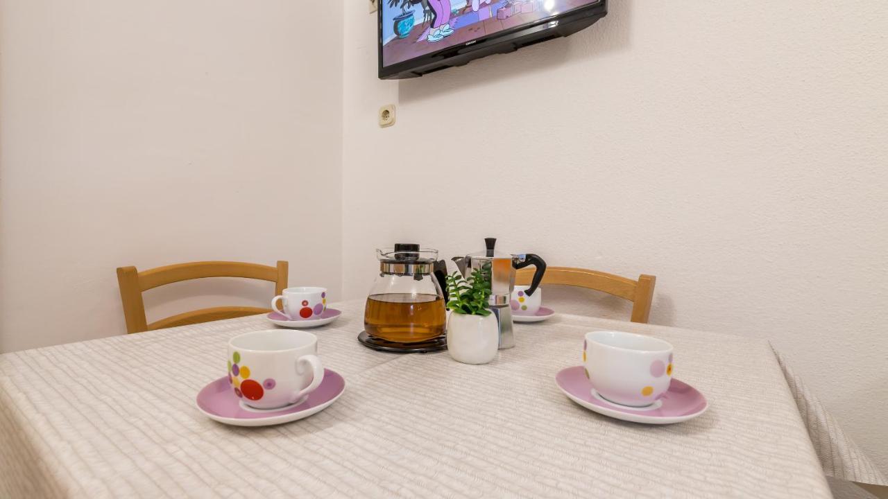 Meri Baška Buitenkant foto