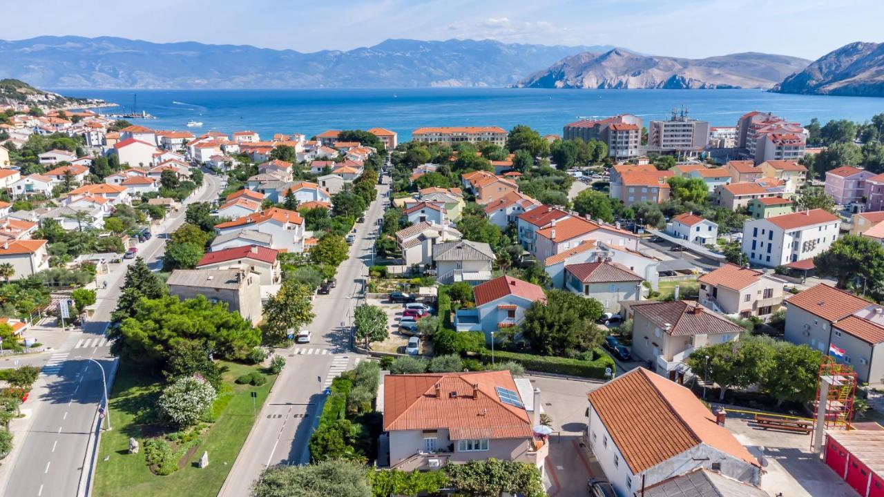 Meri Baška Buitenkant foto